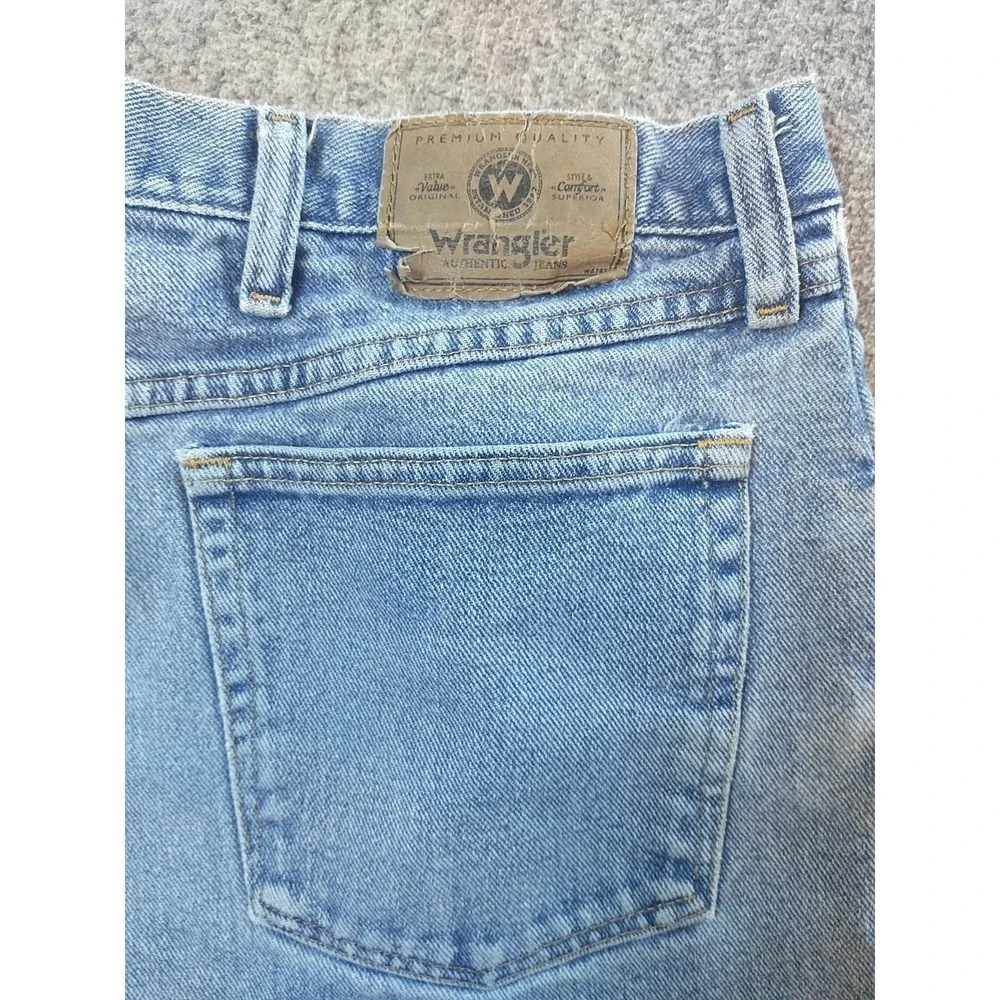 Wrangler 9760WDR Mens Light Wash Straight Leg Distressed Jeans 34x31 Blue Cotton
